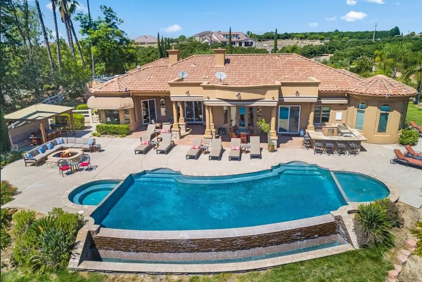 Villa Vigna - Gorgeous Mountain View with Private Pool! - Image 1