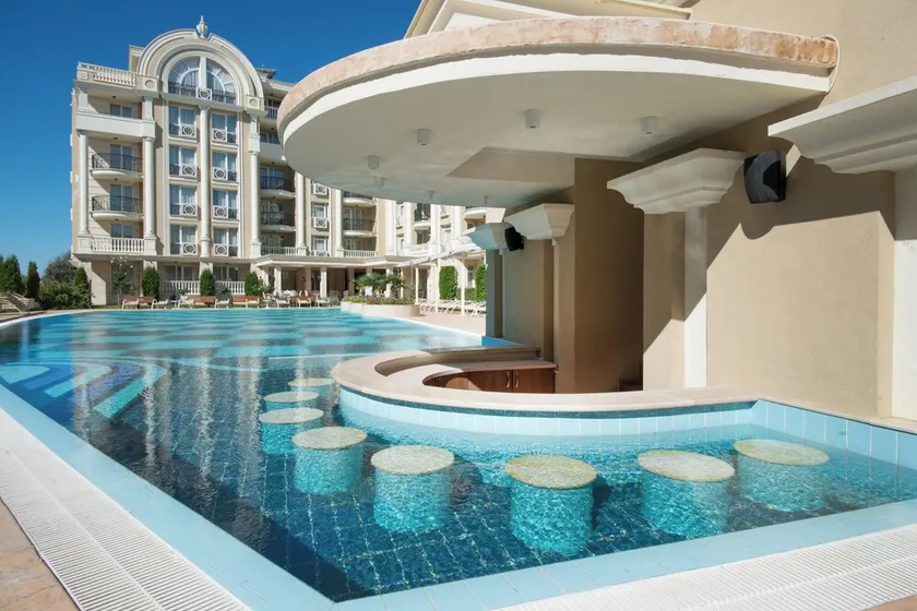 Rena Alexandria Club hotel - Image 1