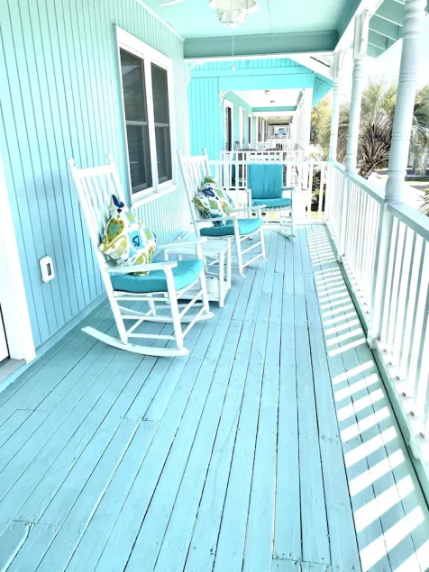 3 bedroom 2 bath. This house is available weekly and long term rental. SNOWBIRDS - Image 1