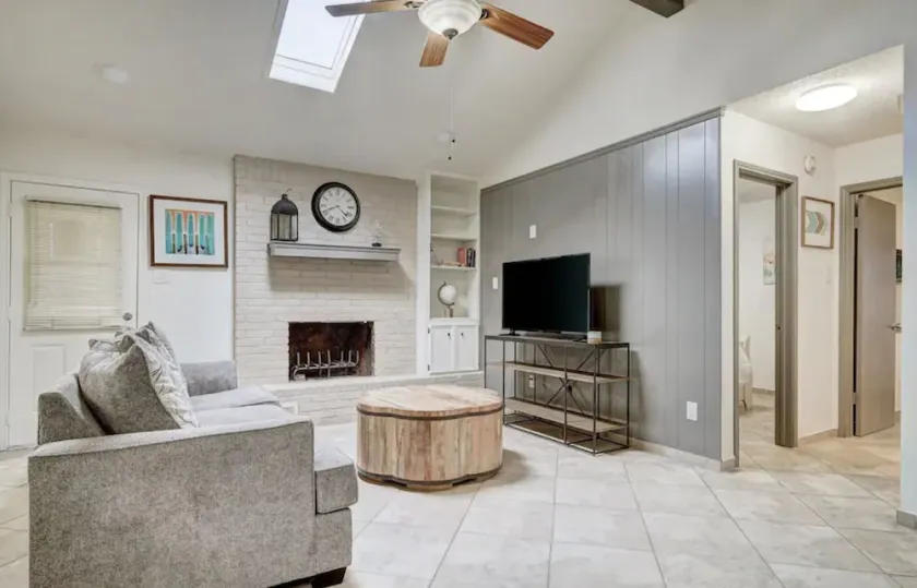 Hutto 4 BDRM GETAWAY HOME PERFECT FOR BUSINESS OR LEISURE. - Image 1