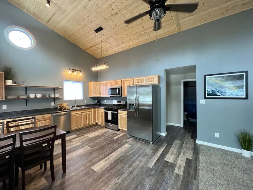 Denali cabin. New build! 2 bed 1 bath with large deck - Image 1