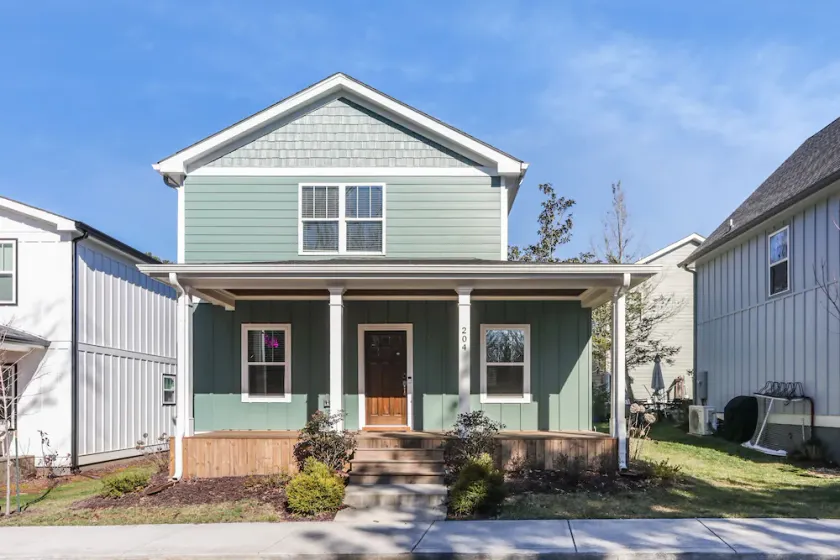 The Westchester - A modern bungalow 9-minute walk to downtown Ball Ground - Image 1