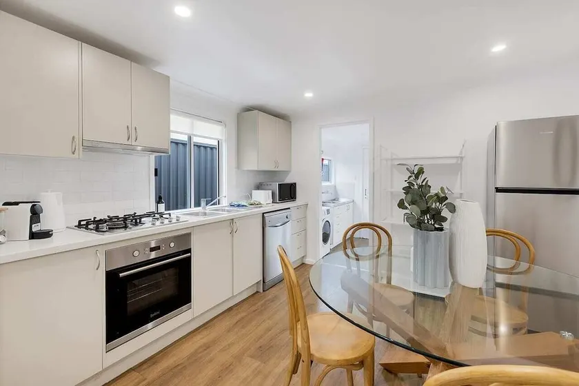 Stylish Alexandria Terrace - Perfect for Families - Image 1