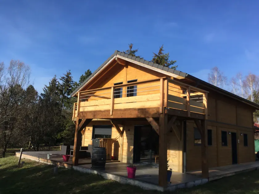 Esclusiva casa benessere con camino, sauna, ampia terrazza vicino al lago balneabile - Image 1