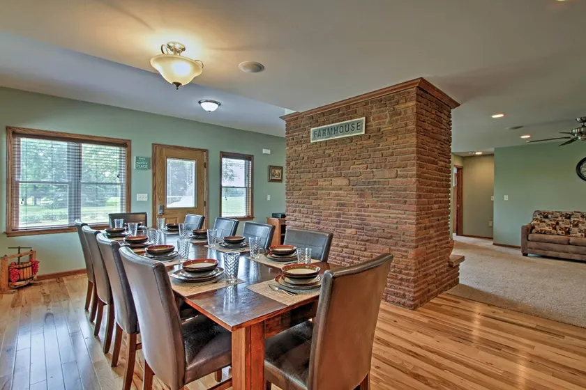 PROCHE DE CASTLE ROCK LAKE ET WI DELLS! IDÉAL POUR LES GROUPES OU LES FAMILLES MULTIPLES - Image 1