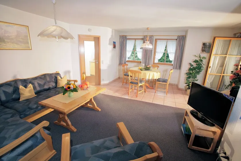 Ferienwohnung 1 mit 2 Schlafzimmer und 2 Badezimmer und Balkon - Image 1