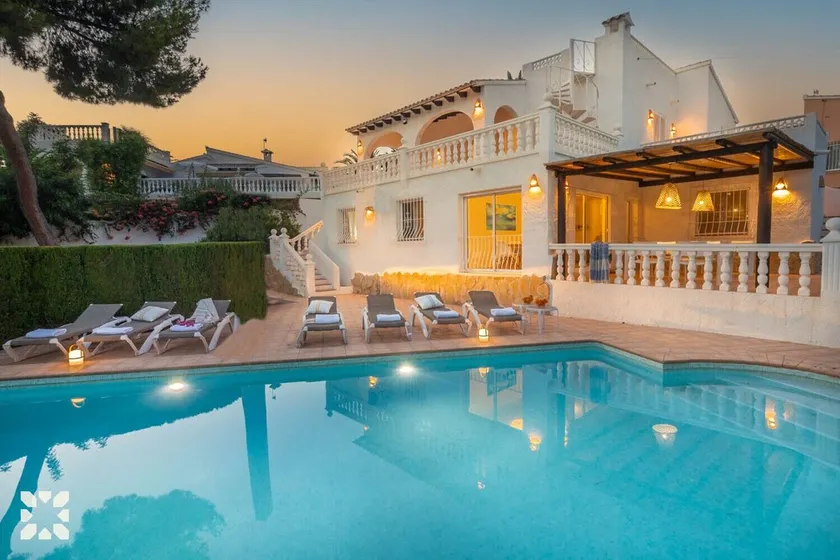 Villa Del Mar by Abahana Villas - Image 1