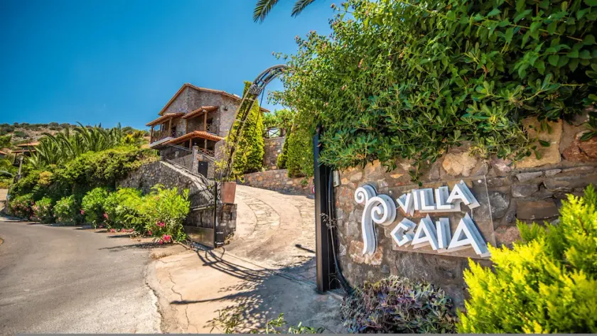 Villa Gaia with Private Pool - Image 1