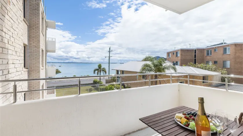 Del Rae 6 25 Shoal Bay Road - Image 1
