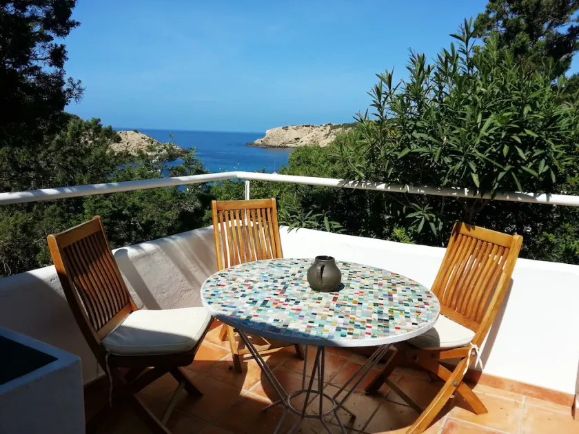 A charming house next to the beach; ideal for couples and families with children - Image 1