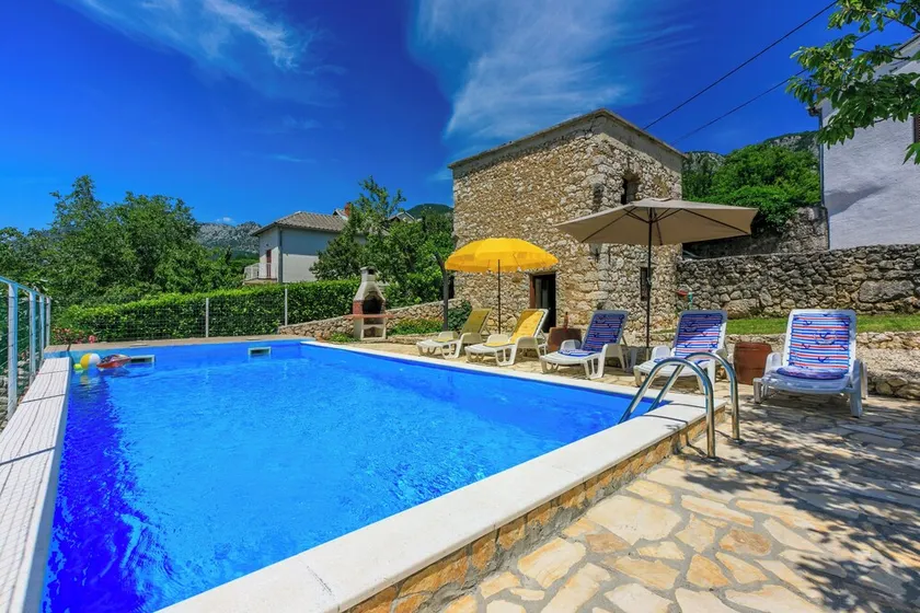 House Katica - Image 1