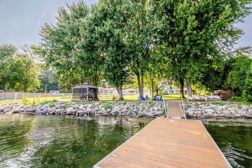 Lancaster Waterfront Retreat - Image 1