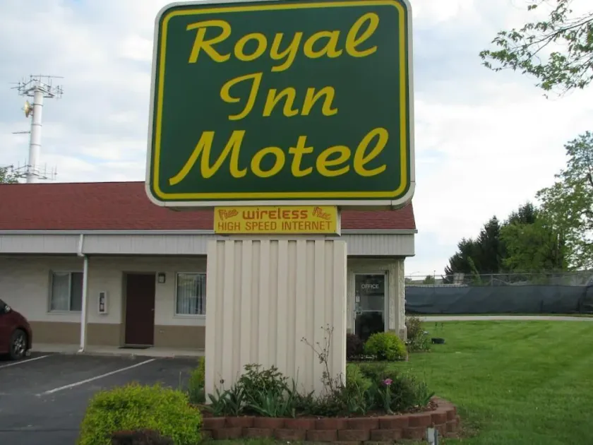 Royal Inn Motel - Image 1
