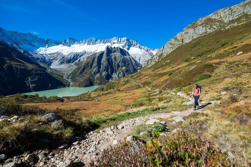 Flat (2nd floor), near Andermatt, for max 9 Pers, 4 sleepingsrooms and 2 bath - Image 1