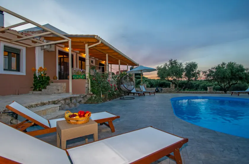 Ariadni di Olivio Villa - Image 1