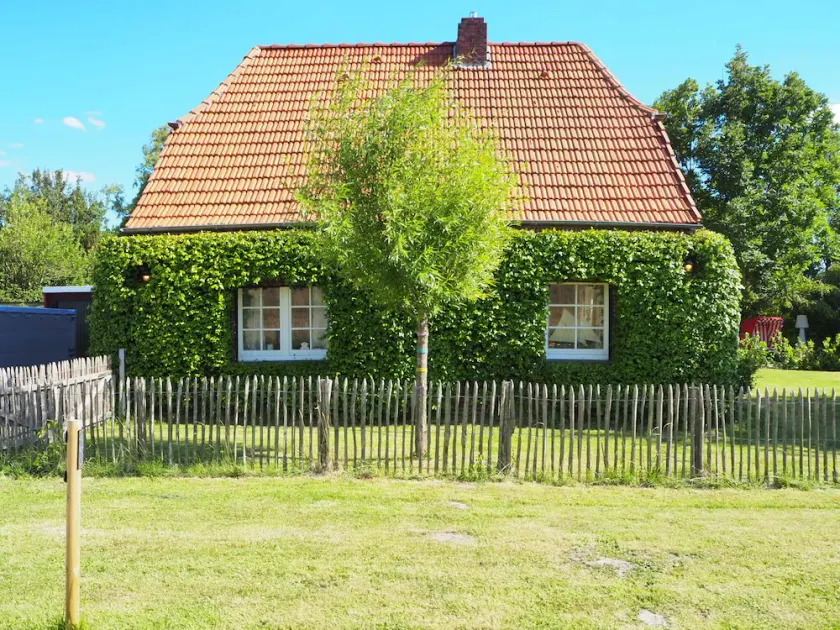 Cottage direttamente sulla diga con sauna in giardino con un enorme giardino <br><br><br><br><br> - Image 1