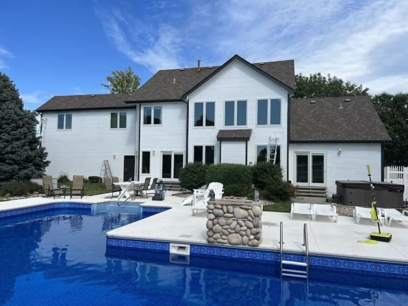 Golf Oasis Sleeps 22 Hot tub Firepit Gym Pool - Image 1