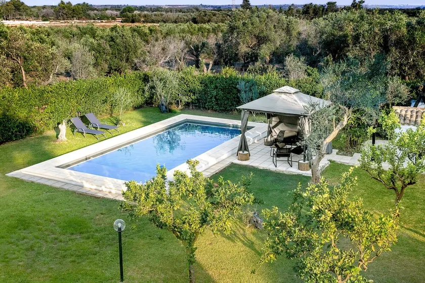 Villa \"Tenuta Concamarau\" con piscina privata, 2 terrazze private e Wi-Fi - Image 1