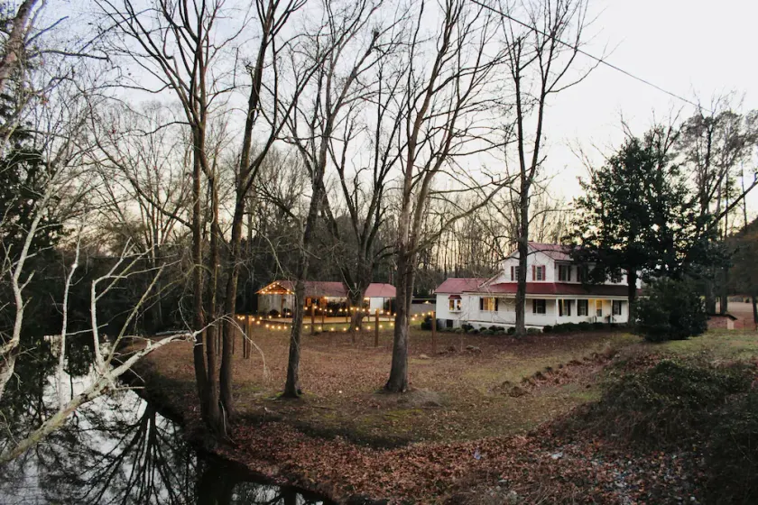 Historic Farmhouse minutes from downtown Milledgeville - Image 1