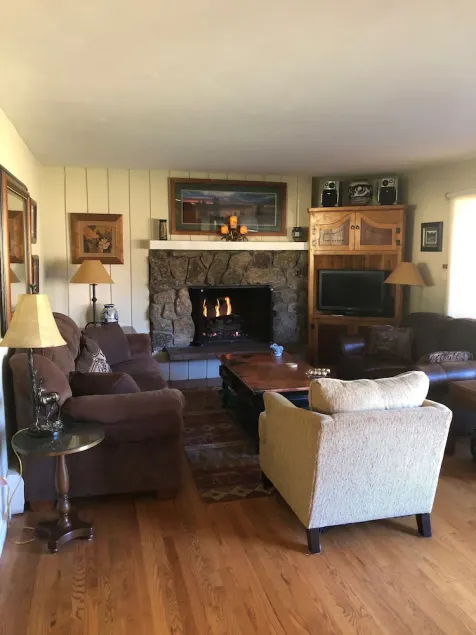 Cozy, Charming Condo in East Vail, sehr privat doch nah an allen Activites. - Image 1