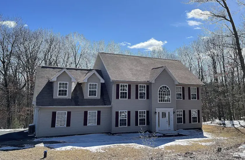 Cozy getaway in the Poconos — 5minutes away from all your favorite attractions ! - Image 1