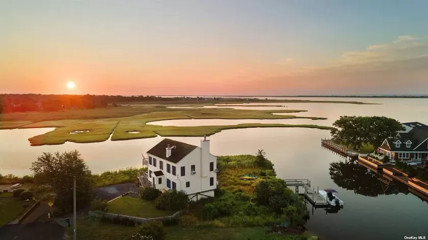 Waterfront Home with Dock! Amazing Views! Close To Beaches! - Image 1