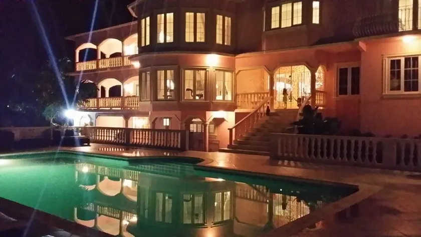 Hervorragende Villa mit Blick auf die blaue Karibik. Kostenlose Abholung vom Flughafen. - Image 1