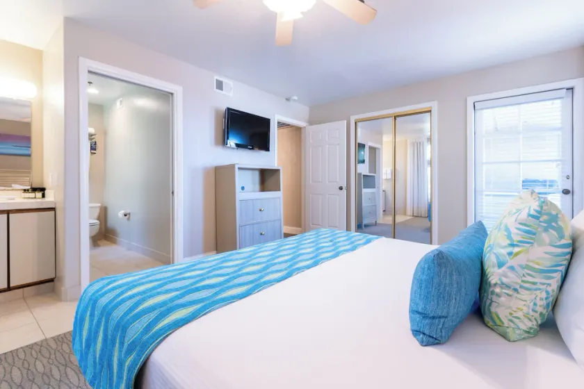 Prime Location | 4 Convenient Units w/ Kitchen | Outdoor Pool | Free Parking! - Image 1