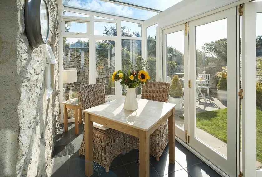 A beautiful one bedroom detached cottage, perfect for romantic breaks in the Peak District. - Image 1