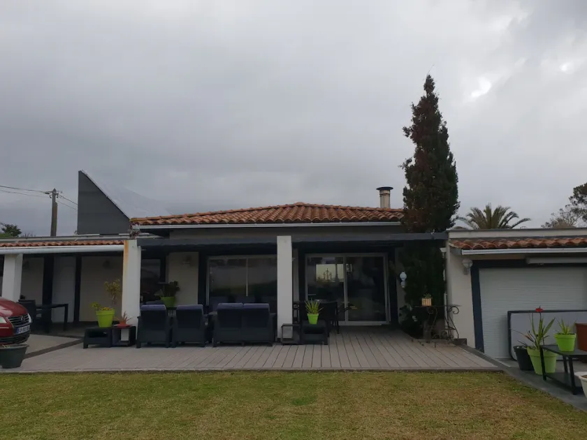 Paradise villa of 300 m fully equipped - Image 1