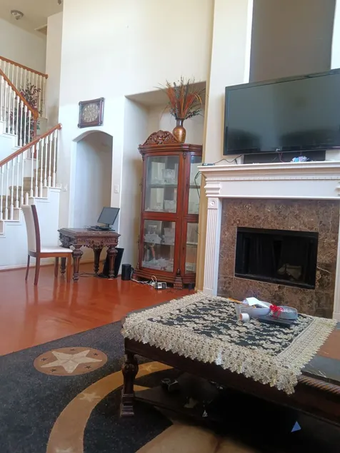 This property  stands in the beautiful environment of Sienna . - Image 1