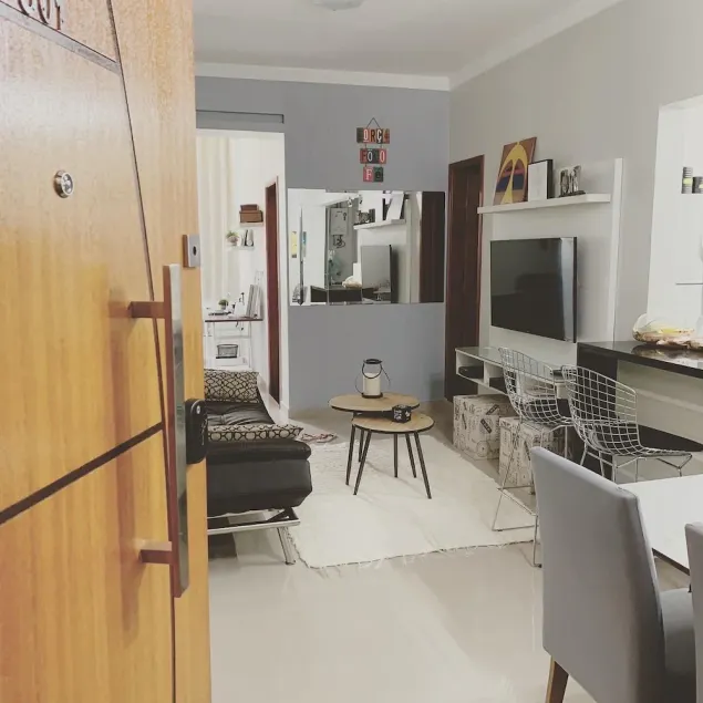 A charming 1bd apartment, two blocks away from Copacabana beach. - Image 1