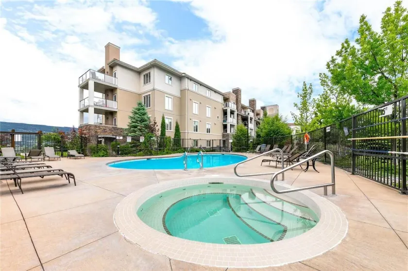 Stay Worry Free! Come Golf, Wine Tour & Ski! 4 Beds 2 Bath Condo w/Gym and Pool! - Image 1