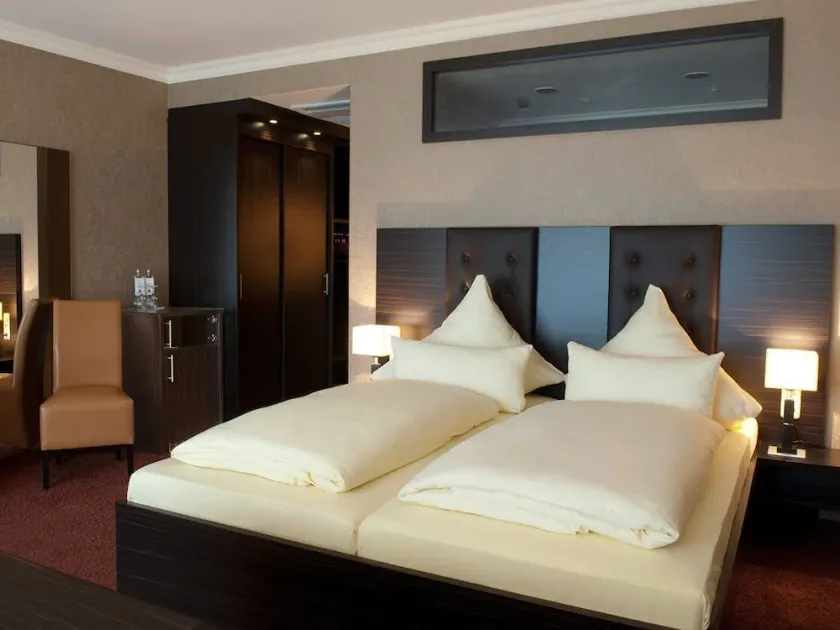 Junior Suite-Standard Rate BI 2P - Moselstern Parkhotel Krähennest - Image 1