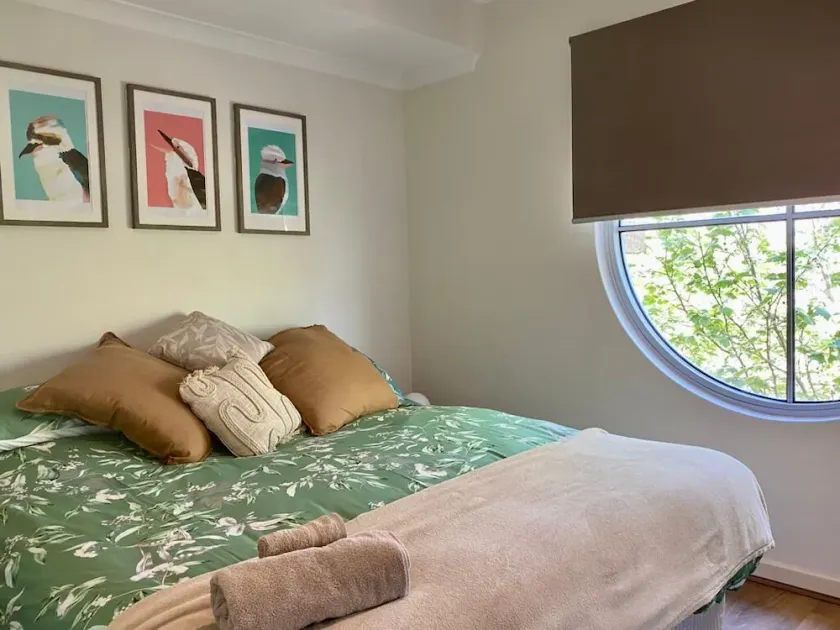1-bed riverside Apartment - walking distance to Optus Stadium, parking and pool - Image 1