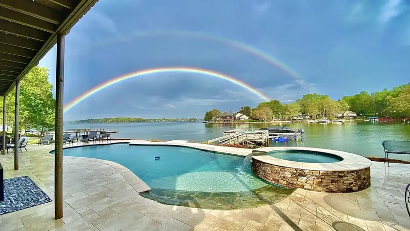 Paradise Point , Surrounded by water !!! - Image 1