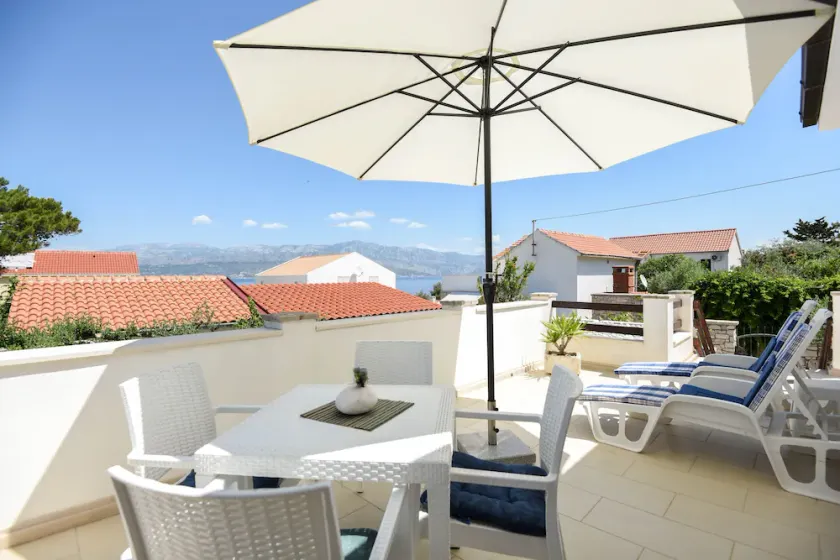 Apartments by the sea Splitska, Brac - 11300 - Image 1