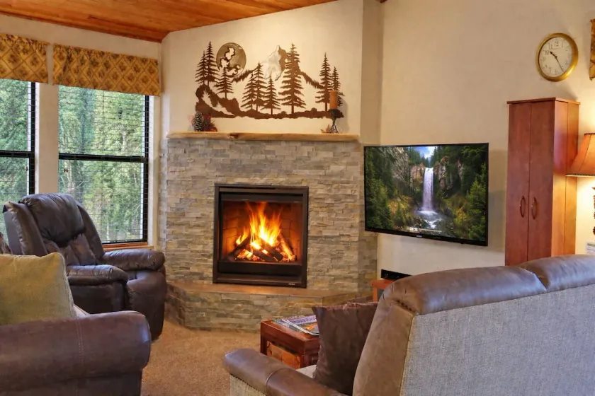2 Fairway Village-Sunriver, Oregon: Hot Tub, Pool in Complex, BBQ, WiFi, SHARC Aquatics, Tubing Hill, Mt. Bachelor, Golf, Deschutes River, Tennis, Bike Paths - Image 1