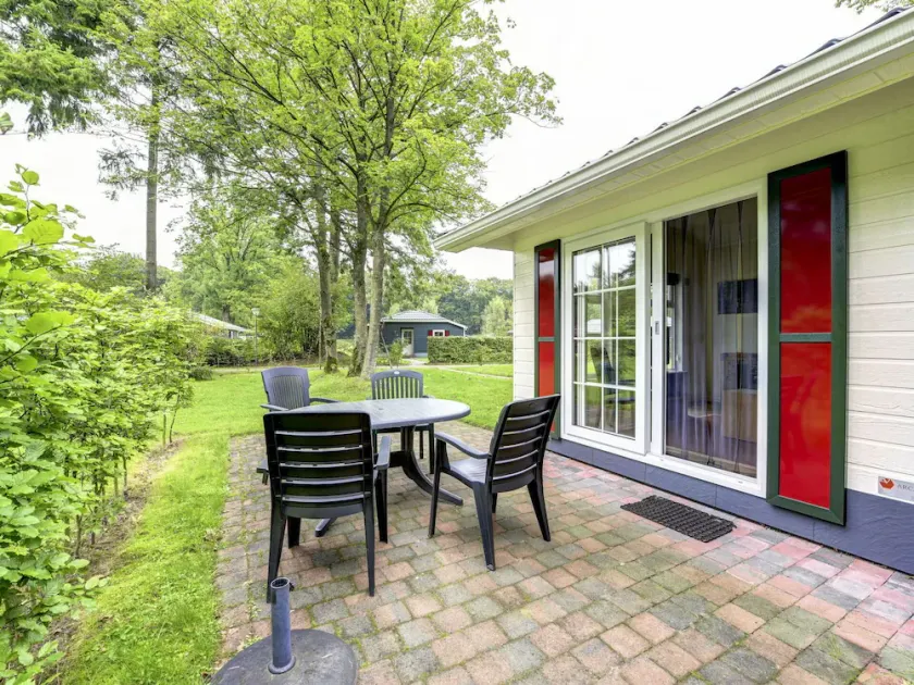 Schöne Wohnung in einem Ferienhaus für 4 Leute mit  W-LAN, Pool, TV und Terrasse - Image 1