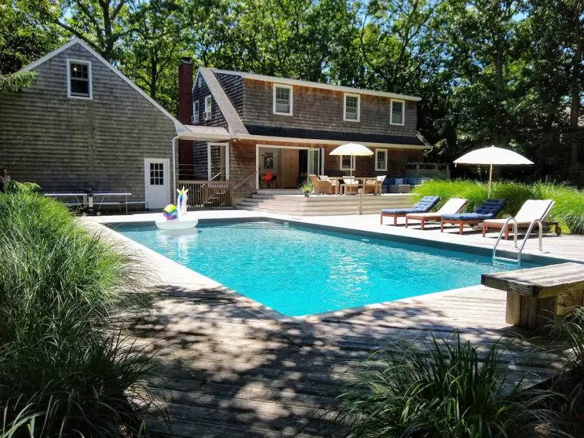 Charming 4B/3Bth East Hampton Shingled Classic With Pool: Perfect For Families - Image 1