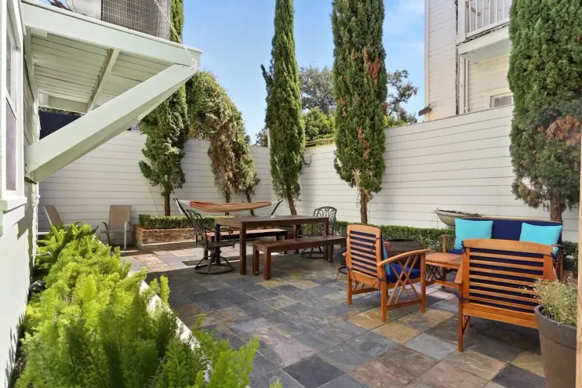 Garden District 3BD 2BA Parking Stylish & Unique - Image 1