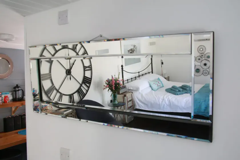 Hello Whitstable - Private Cabin at The Beach - Image 1