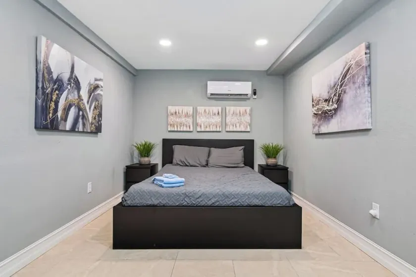 Guest House in Clearwater w/acces to Shared Swimming Pool (GH3) - Image 1
