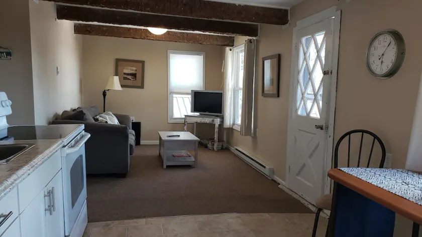 Lake View apartment in the middle of Sylvan Beach - Image 1