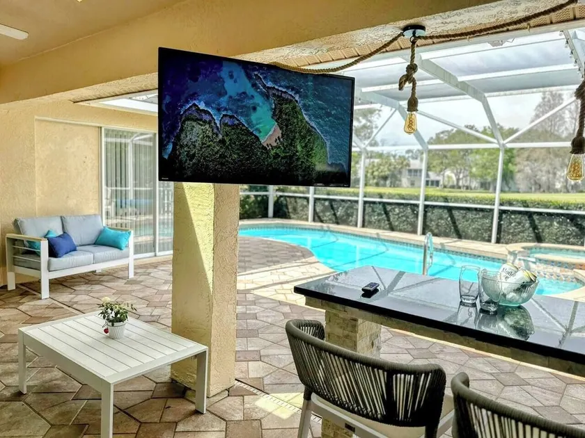 House with heated pool, hot tub, golf course - Image 1