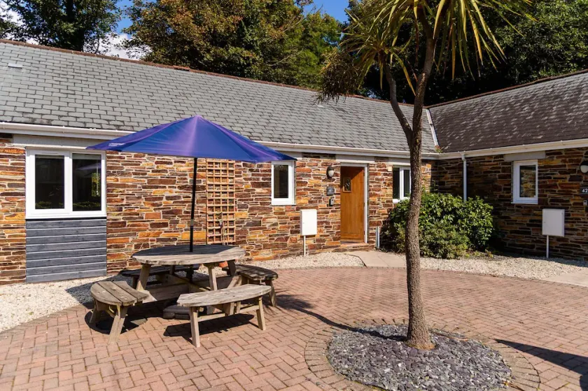 Courtyard Cottage 41 -  a trewhiddle that sleeps 4 guests  in 2 bedrooms - Image 1