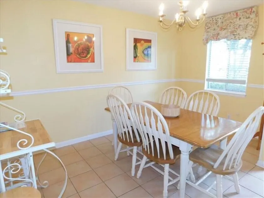 G2 great extra glassed in dining area 3bed 2 5 bath very nice glassed in porch close to clubhouse - Image 1