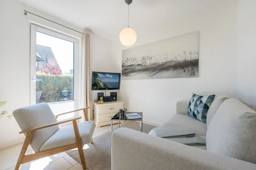 Modern apartment with 15 m² sun terrace, beach chair on the beach, 2 bicycles - Image 1