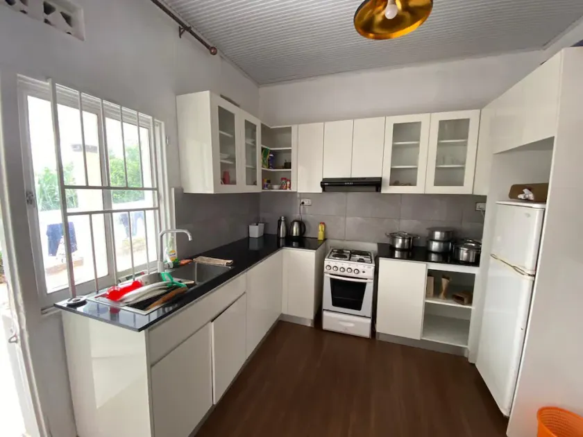 4Bed House- SmartTV- Garden- Pet & Family Friendly - Image 1