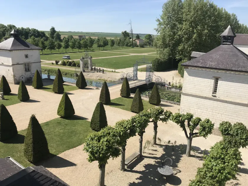 Colombier du château : piscine, barque et pêche - Image 1